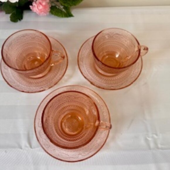 KIG Indonesia Pink Trellis Glass Cups and Saucers‎ Set Vintage Tea Party - Picture 3 of 4